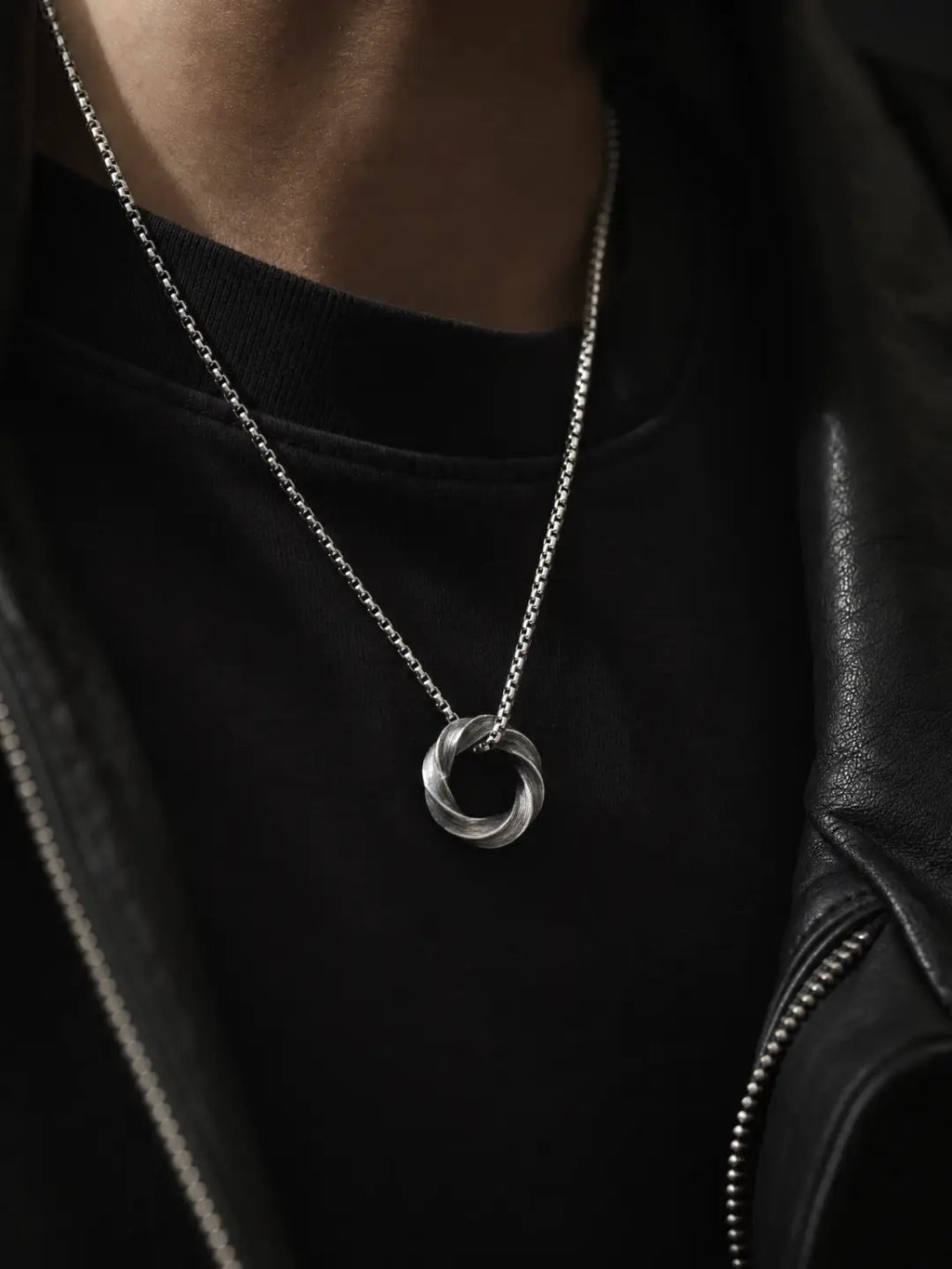 Nagare Ori Pendant