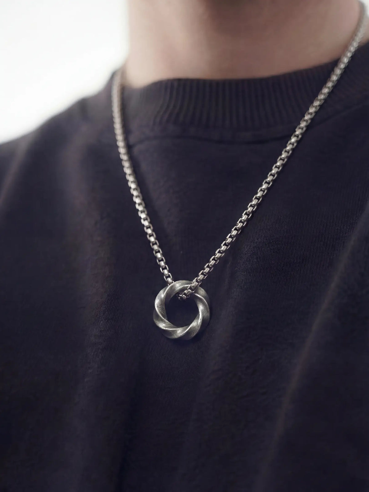 Nagare Pendant