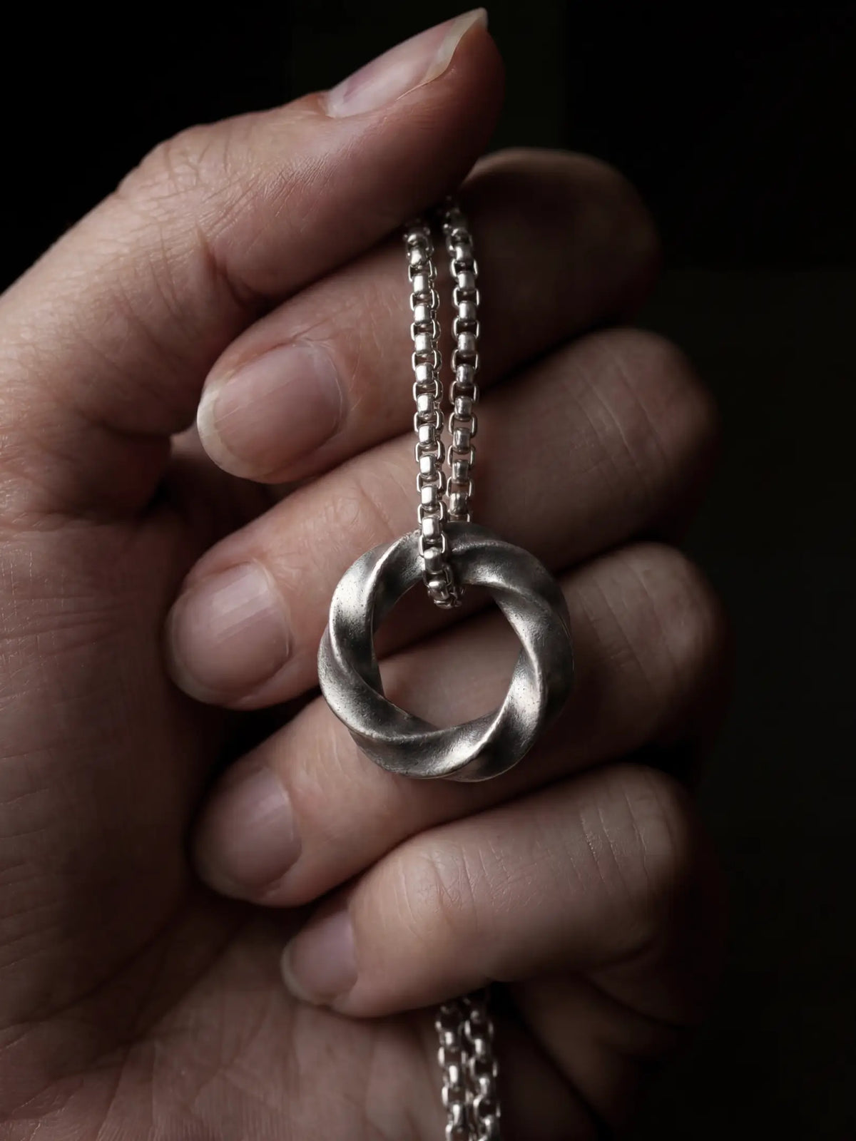 Nagare Pendant