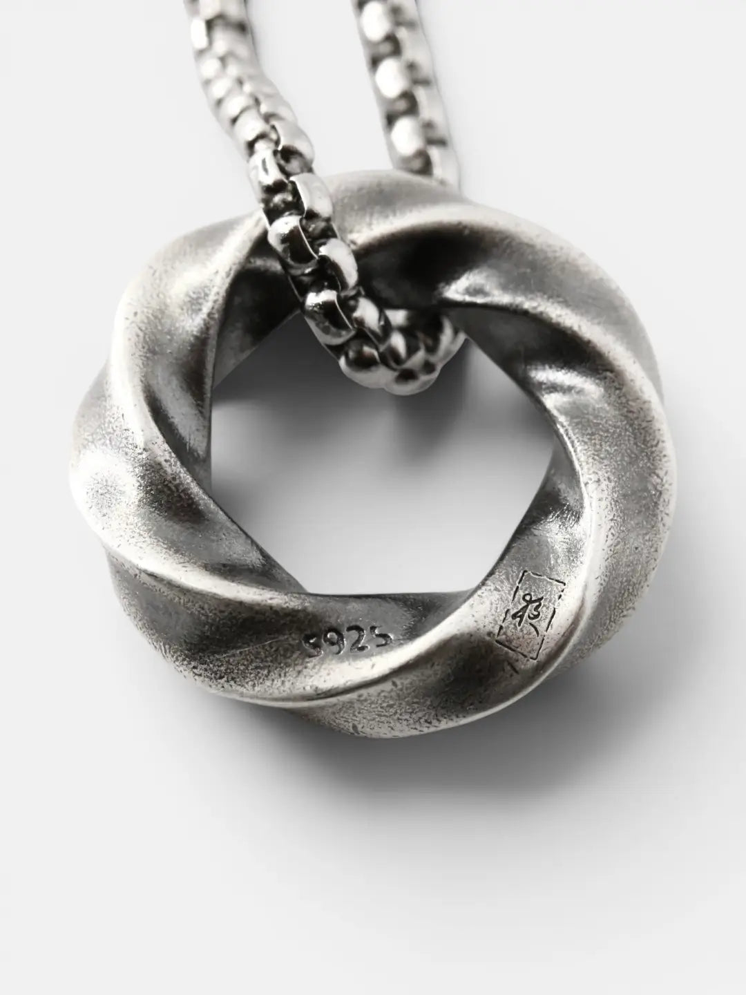 Nagare Pendant