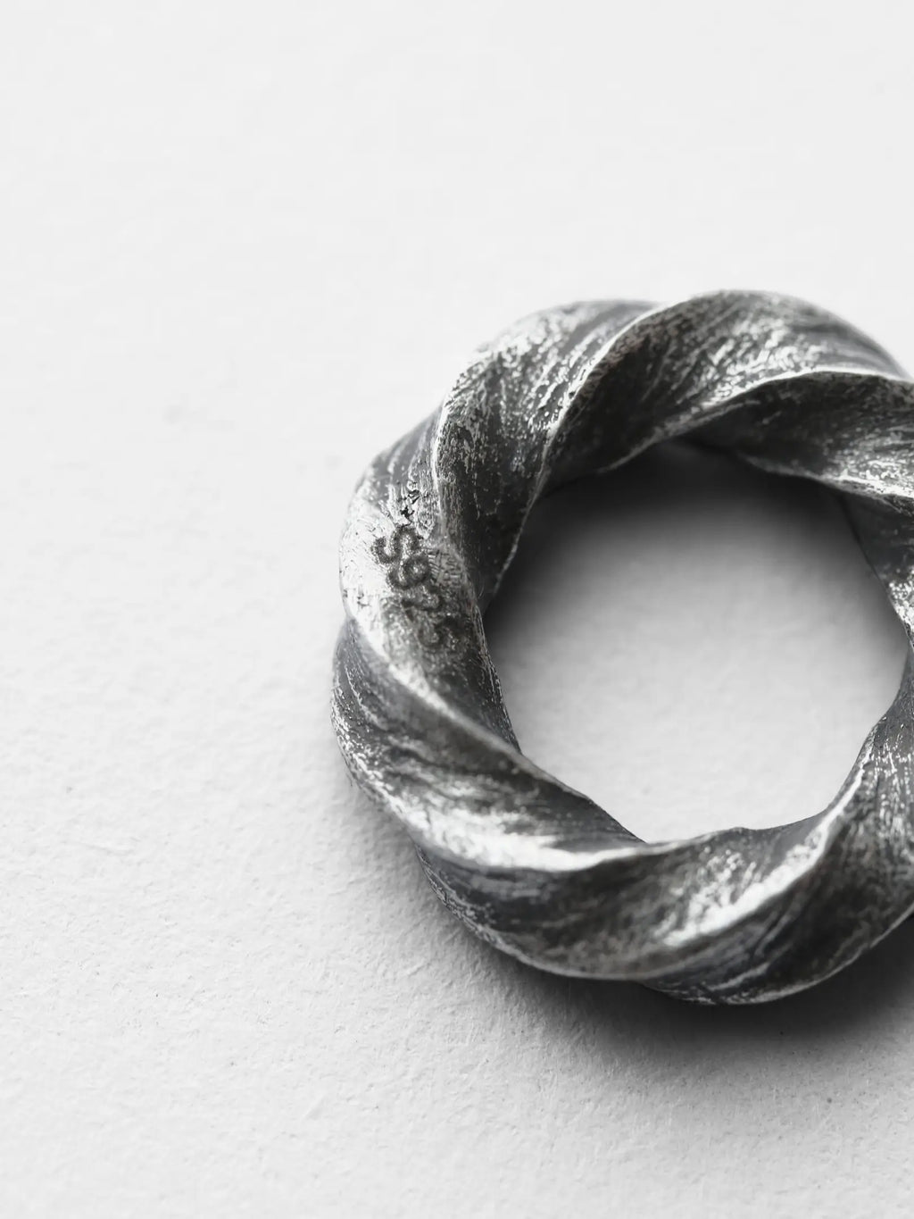Nagare-En Pendant